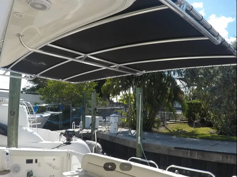 Slide: The Image of Tiara 4400 Sovran 2004 - 52