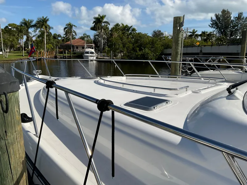 Slide: The Image of Tiara 4400 Sovran 2004 - 53