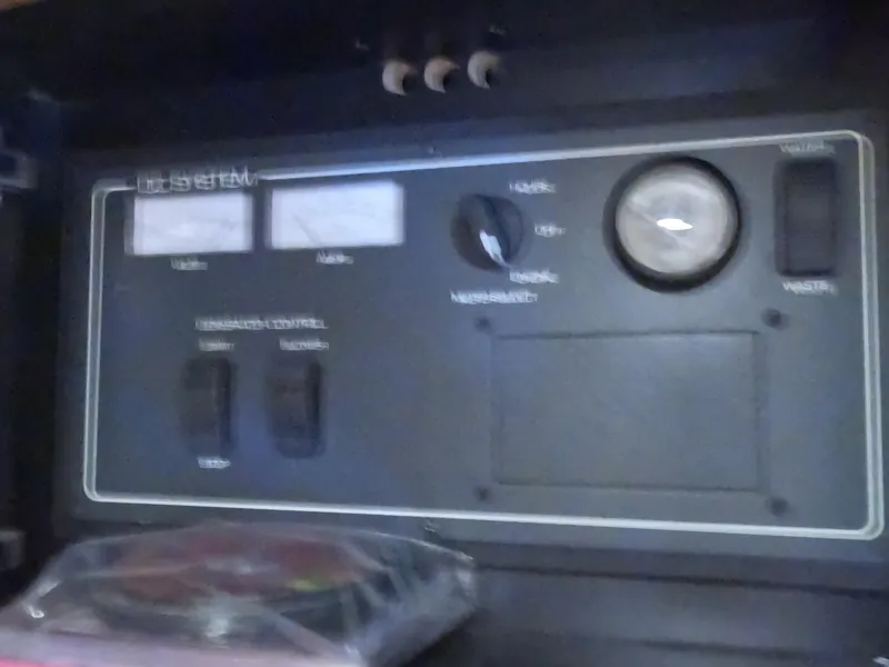 Slide: The Image of Tiara 4400 Sovran 2004 - 65