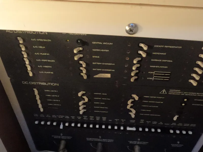 Slide: The Image of Tiara 4400 Sovran 2004 - 66