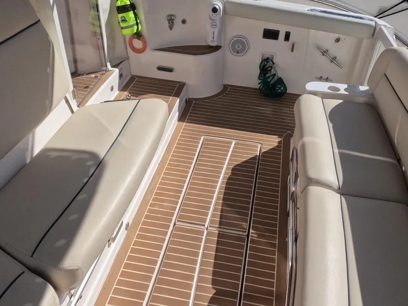 Slide: The Image of Tiara 4400 Sovran 2004 - 69