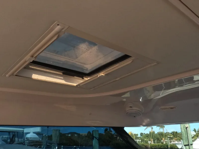 Slide: The Image of Tiara 4400 Sovran 2004 - 73