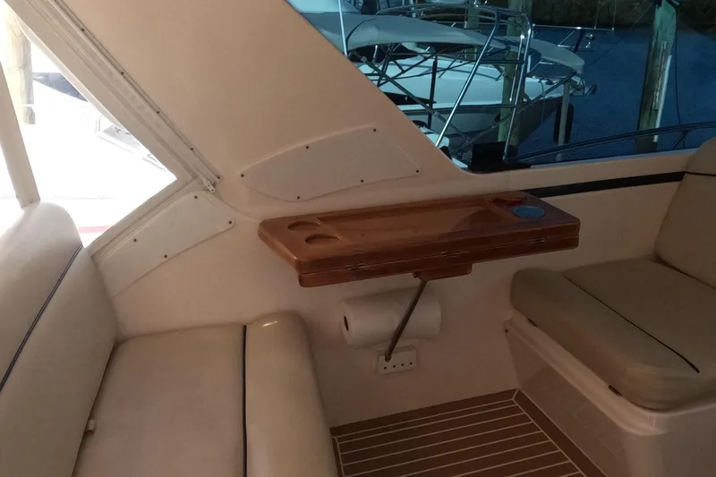 Slide: The Image of Tiara 4400 Sovran 2004 - 74