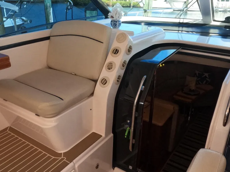 Slide: The Image of Tiara 4400 Sovran 2004 - 75