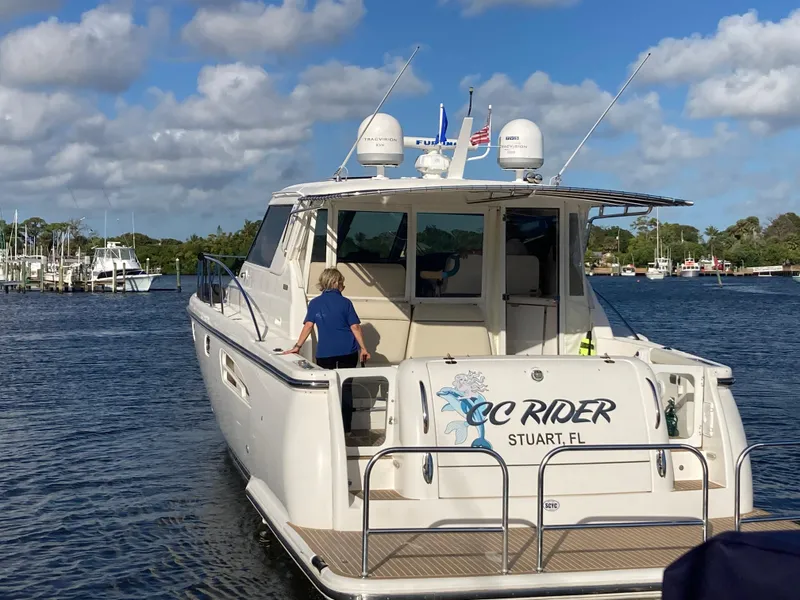 Slide: The Image of Tiara 4400 Sovran 2004 - 88