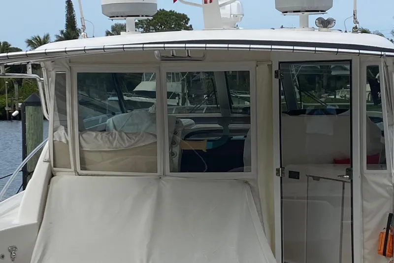 Slide: The Image of Tiara 4400 Sovran 2004 - 91