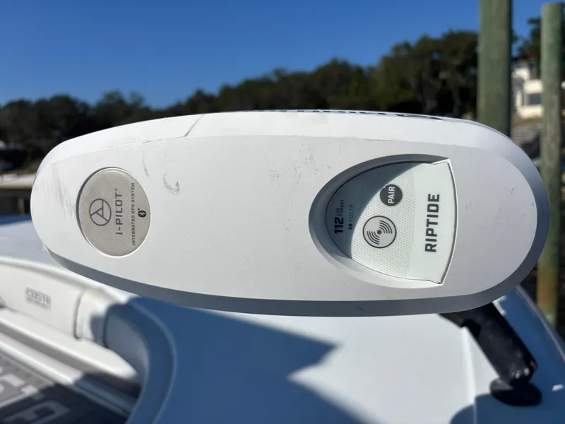 Slide: The Image of Minn Kota Riptide motor on 2022 Costa Custom Boats 264HC. - 15