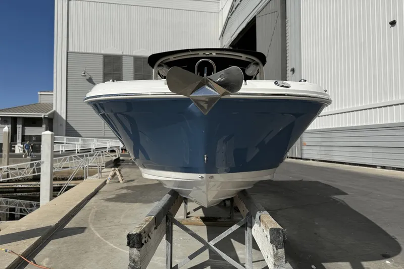 Slide: The Image of Sea Ray SDX 270 Outboard 2023 - 1