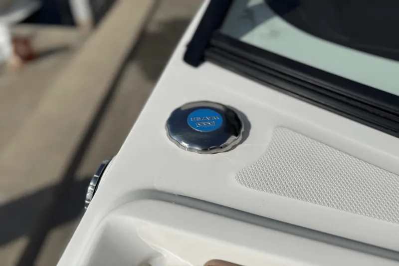 Slide: The Image of Sea Ray SDX 270 Outboard 2023 - 51