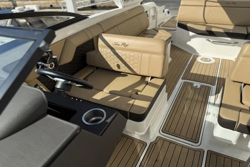 Slide: The Image of Sea Ray SDX 270 Outboard 2023 - 54