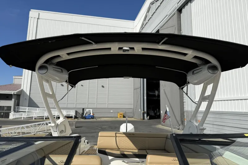 Slide: The Image of Sea Ray SDX 270 Outboard 2023 - 56