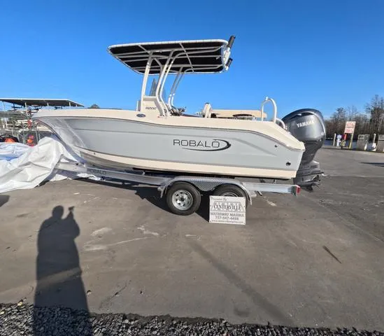 Slide: The Image of Robalo Explorer R202EX In Stock Trailer Included 2025 - 4