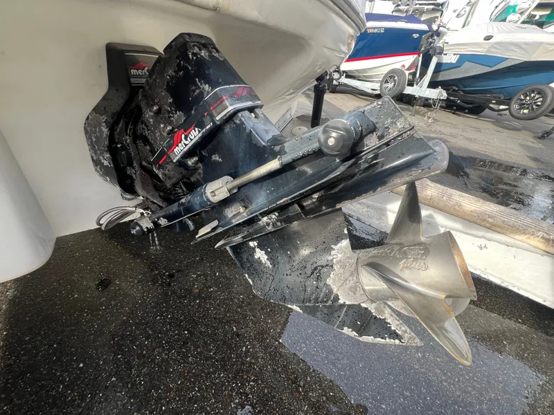 Slide: The Image of Sea Ray 260 1997 - 8