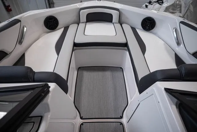 Slide: The Image of Yamaha SX195 2025 - 11