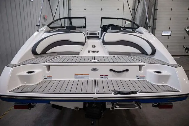 Slide: The Image of Yamaha SX195 2025 - 4