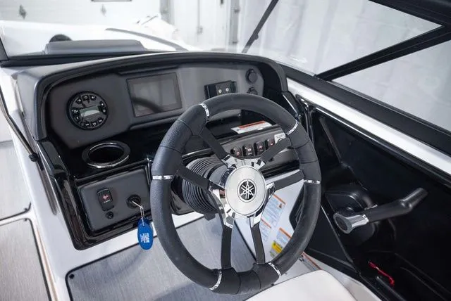 Slide: The Image of Yamaha SX195 2025 - 7