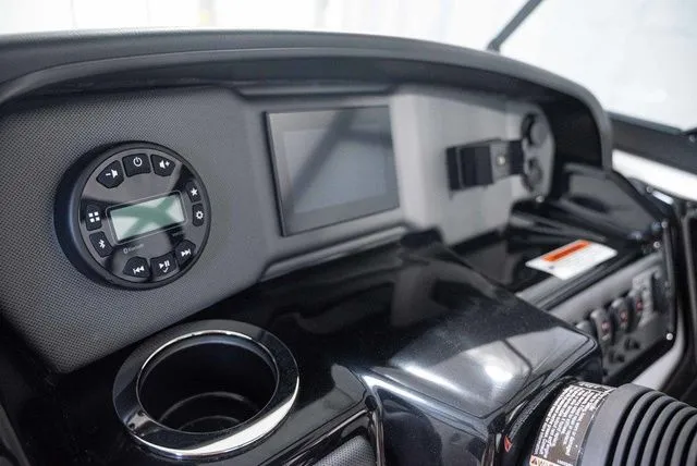 Slide: The Image of Yamaha SX195 2025 - 8