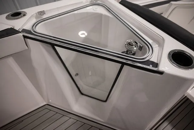 Slide: The Image of Yamaha 255 FSH Sport E 2025 - 13