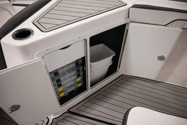 Slide: The Image of Yamaha 255 FSH Sport E 2025 - 14