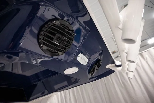 Slide: The Image of Yamaha 255 FSH Sport E 2025 - 23