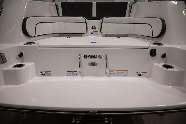 Slide: The Image of Yamaha 255 FSH Sport E 2025 - 25