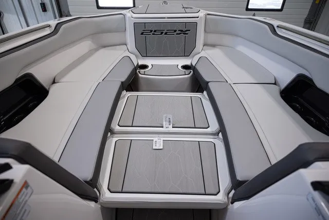 Slide: The Image of Yamaha 252XE 2025 - 16