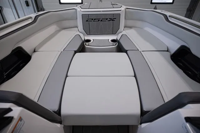 Slide: The Image of Yamaha 252XE 2025 - 15