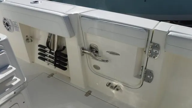 Slide: The Image of Cobia 265 Open Center Console 2025 - 13