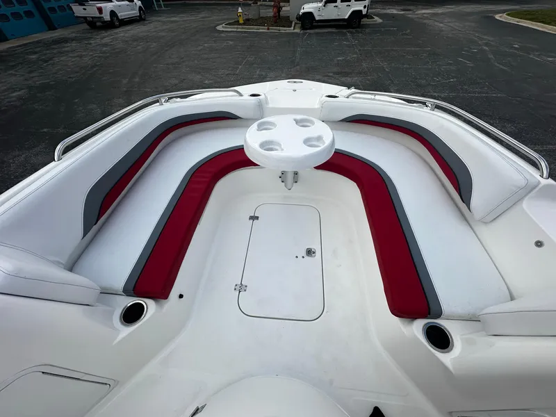 Slide: The Image of Hurricane SunDeck Sport CC 231 OB 2021 - 13