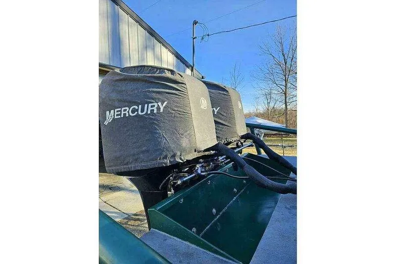 Slide: The Image of SeaArk 25 V Commander SAMA 1365 2002 - 104