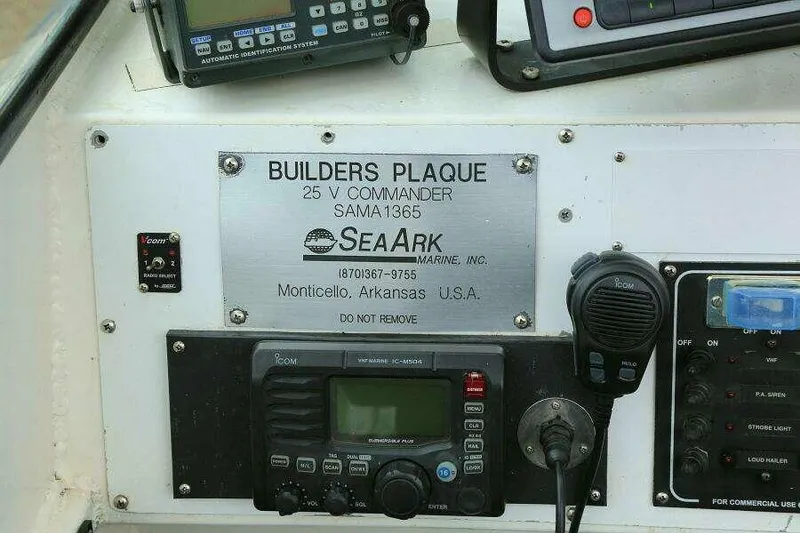 Slide: The Image of SeaArk 25 V Commander SAMA 1365 2002 - 54