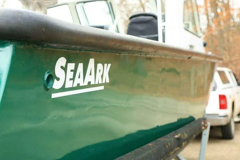 Slide: The Image of SeaArk 25 V Commander SAMA 1365 2002 - 55