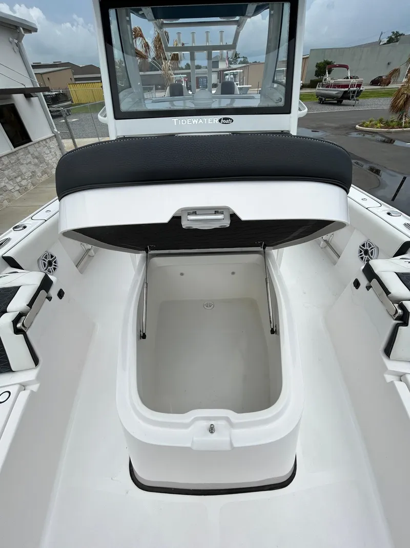 Slide: The Image of Tidewater 3100 CB 2025 - 42