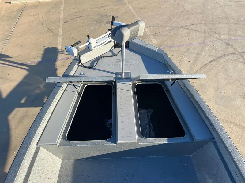 Slide: The Image of Xpress H210B Bay 2025 - 16