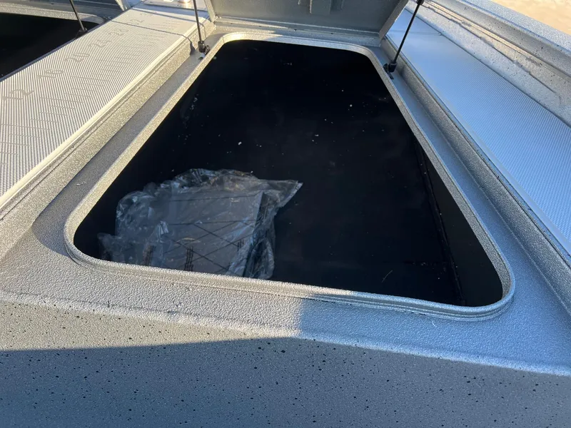 Slide: The Image of Xpress H210B Bay 2025 - 18