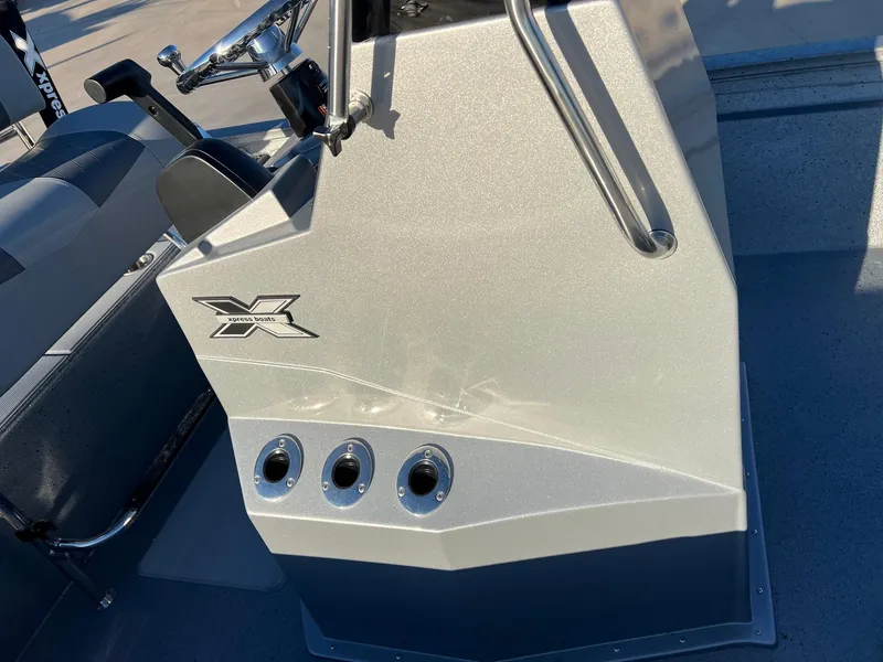 Slide: The Image of Xpress H210B Bay 2025 - 23