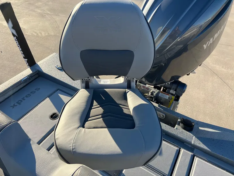 Slide: The Image of Xpress H210B Bay 2025 - 28