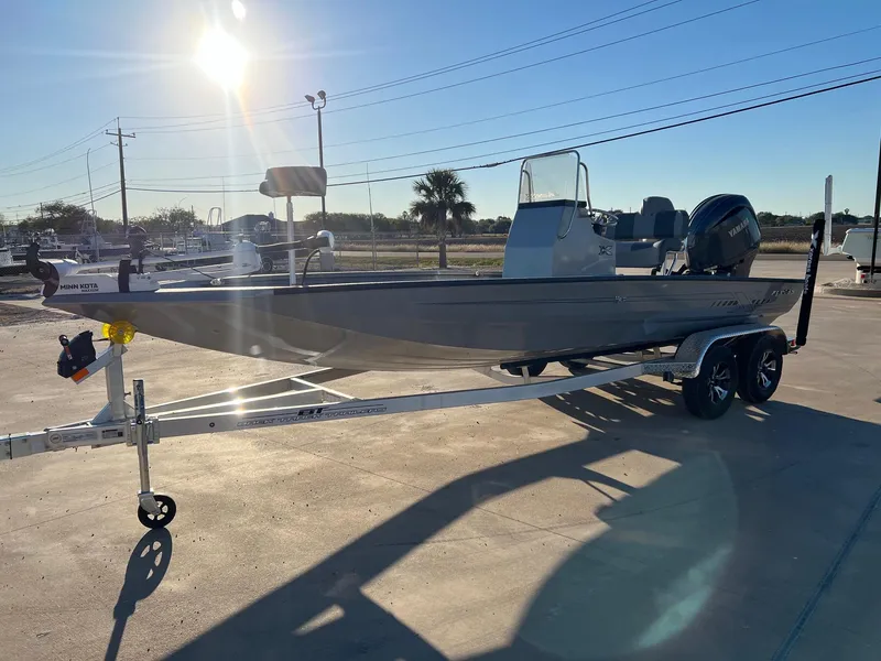 Slide: The Image of Xpress H210B Bay 2025 - 3