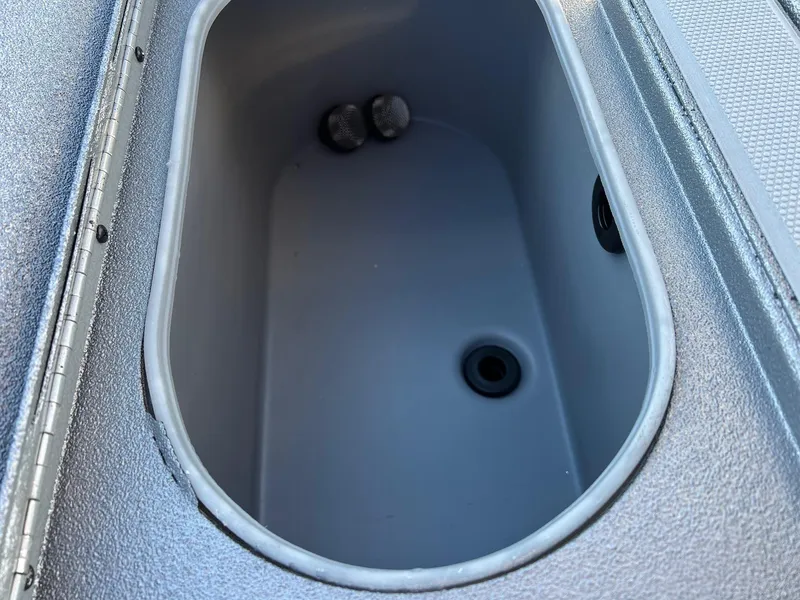 Slide: The Image of Xpress H210B Bay 2025 - 32