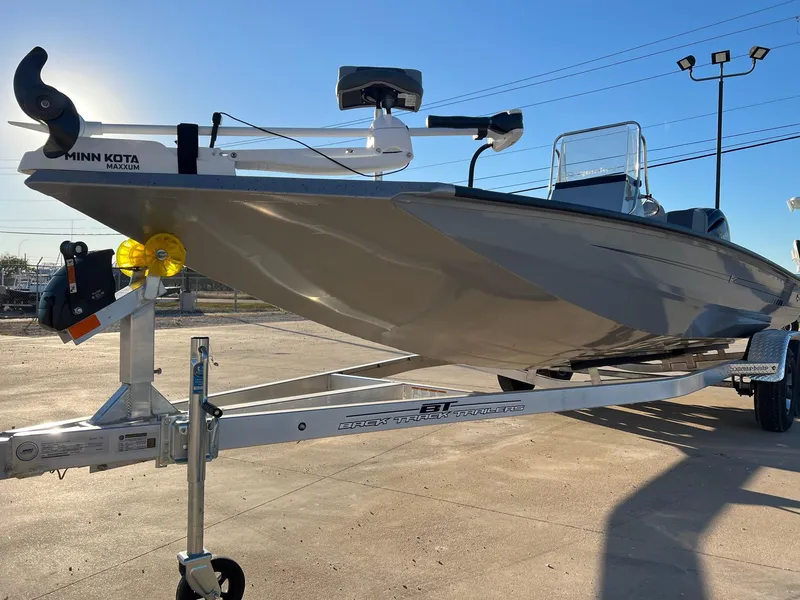 Slide: The Image of Xpress H210B Bay 2025 - 5