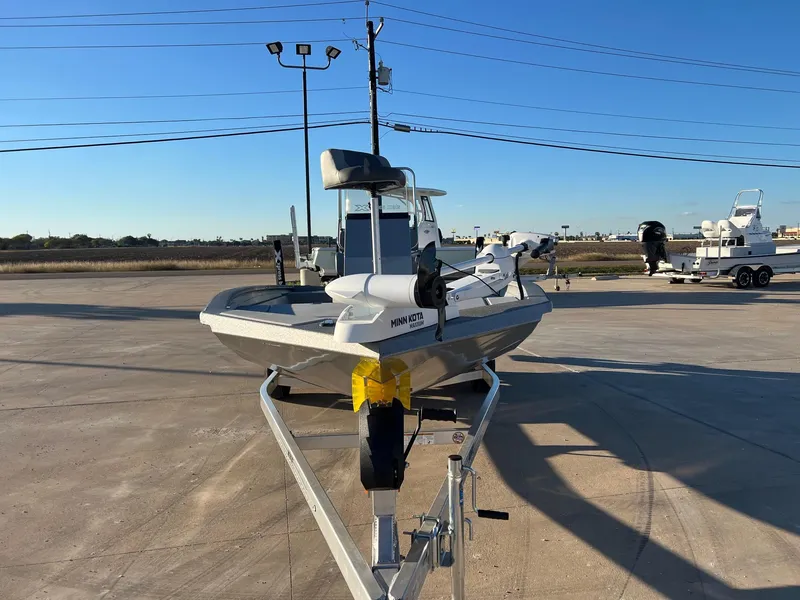 Slide: The Image of Xpress H210B Bay 2025 - 6