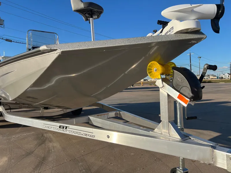 Slide: The Image of Xpress H210B Bay 2025 - 7