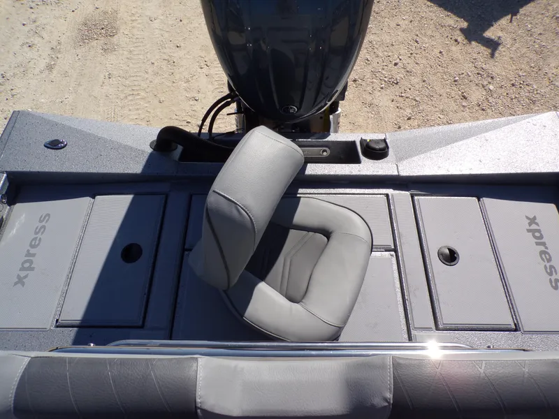 Slide: The Image of Xpress H210B Bay 2025 - 25