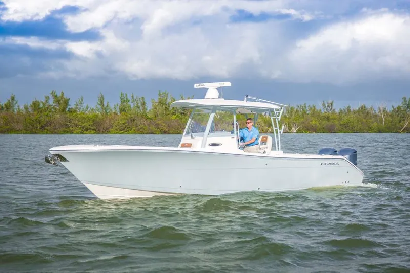 Slide: The Image of Cobia 320 Center Console 2020 - 104