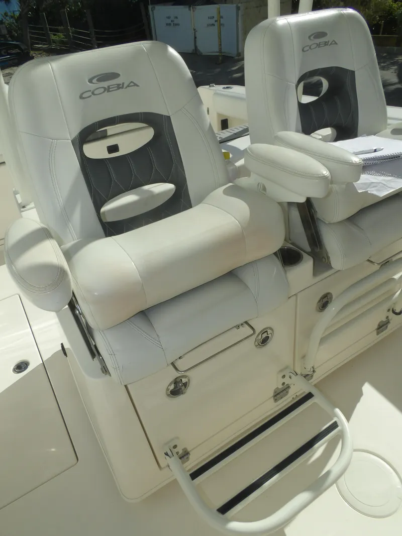 Slide: The Image of Cobia 320 Center Console 2020 - 59