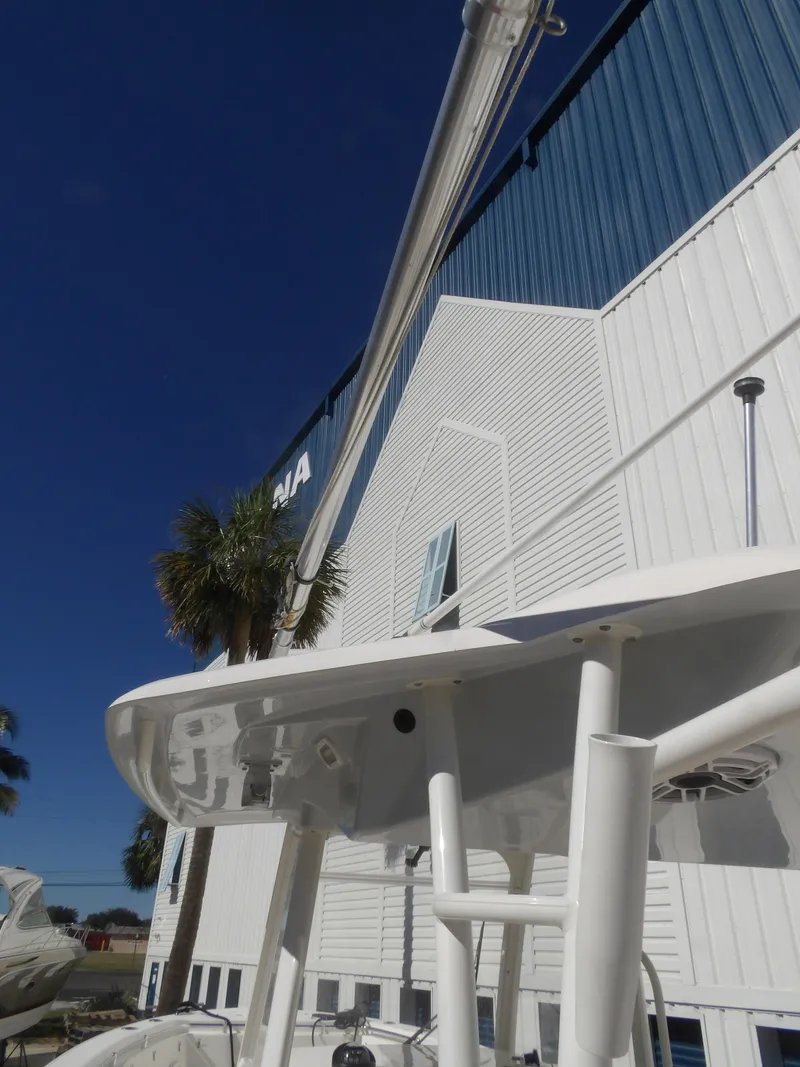 Slide: The Image of Cobia 320 Center Console 2020 - 98