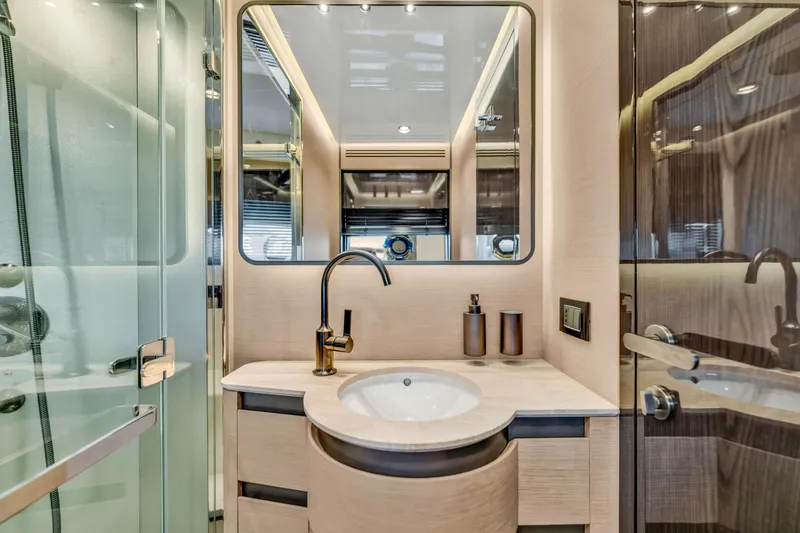 Slide: The Image of Azimut S10 2021 - 57