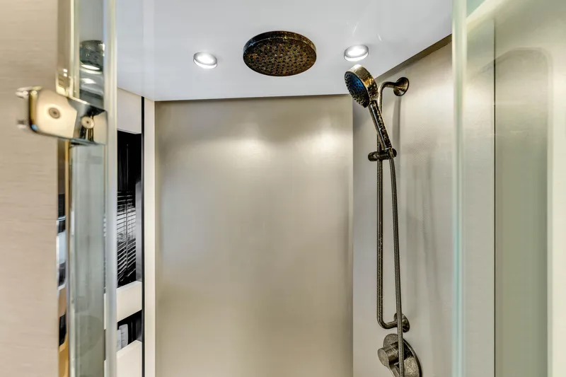 Slide: The Image of Azimut S10 2021 - 58