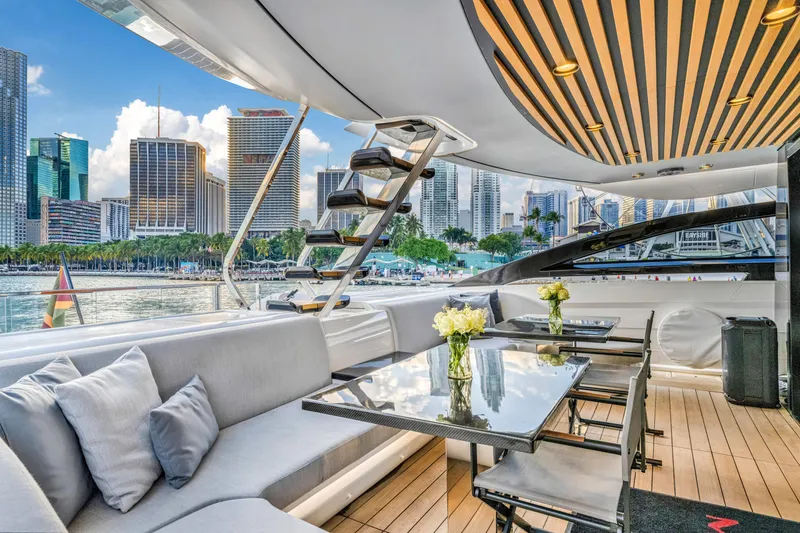 Slide: The Image of Azimut S10 2021 - 61