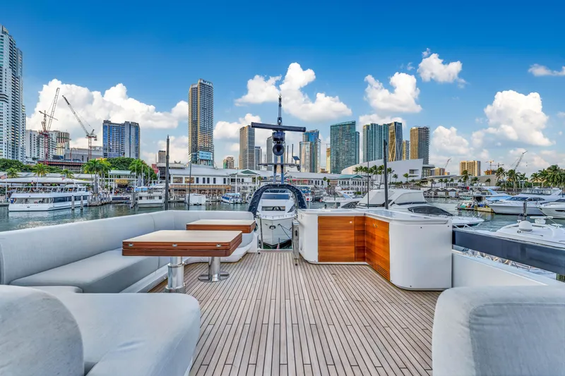 Slide: The Image of Azimut S10 2021 - 62